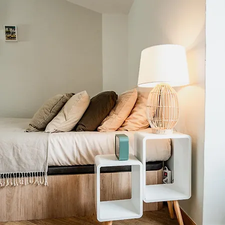 Lumineux & Calme En Centre Апартаменты *