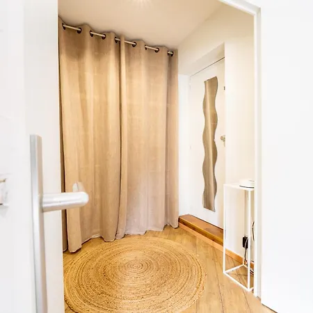 Apartment Lumineux & Calme En Centre *